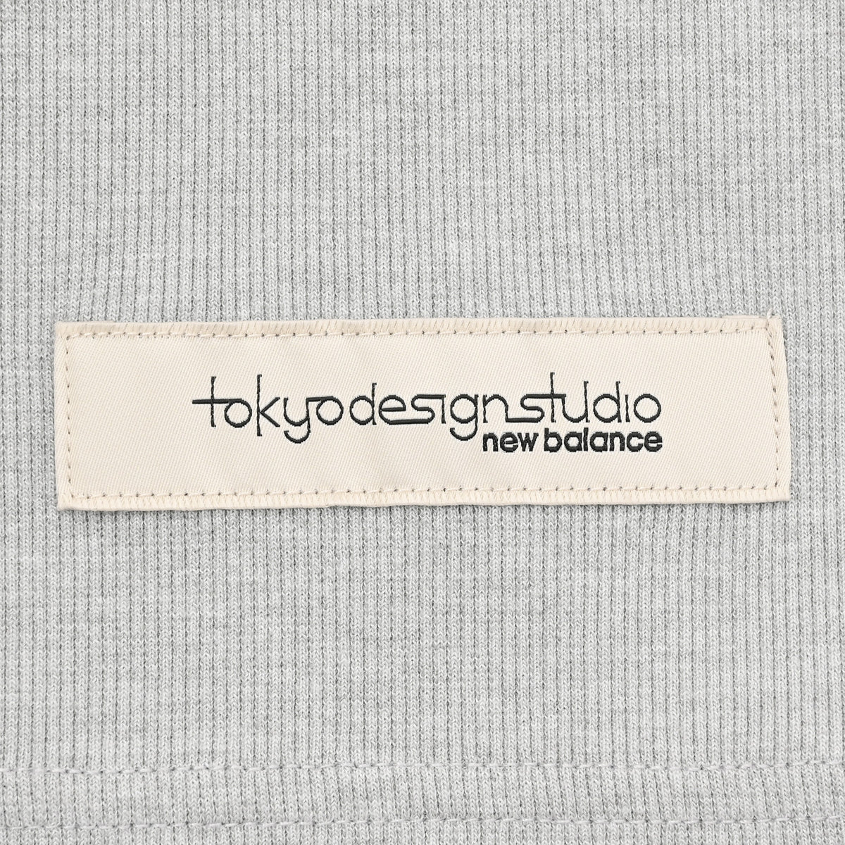 TOKYO DESIGN STUDIO New Balance - Sleeveless Top UT55103 - RCD