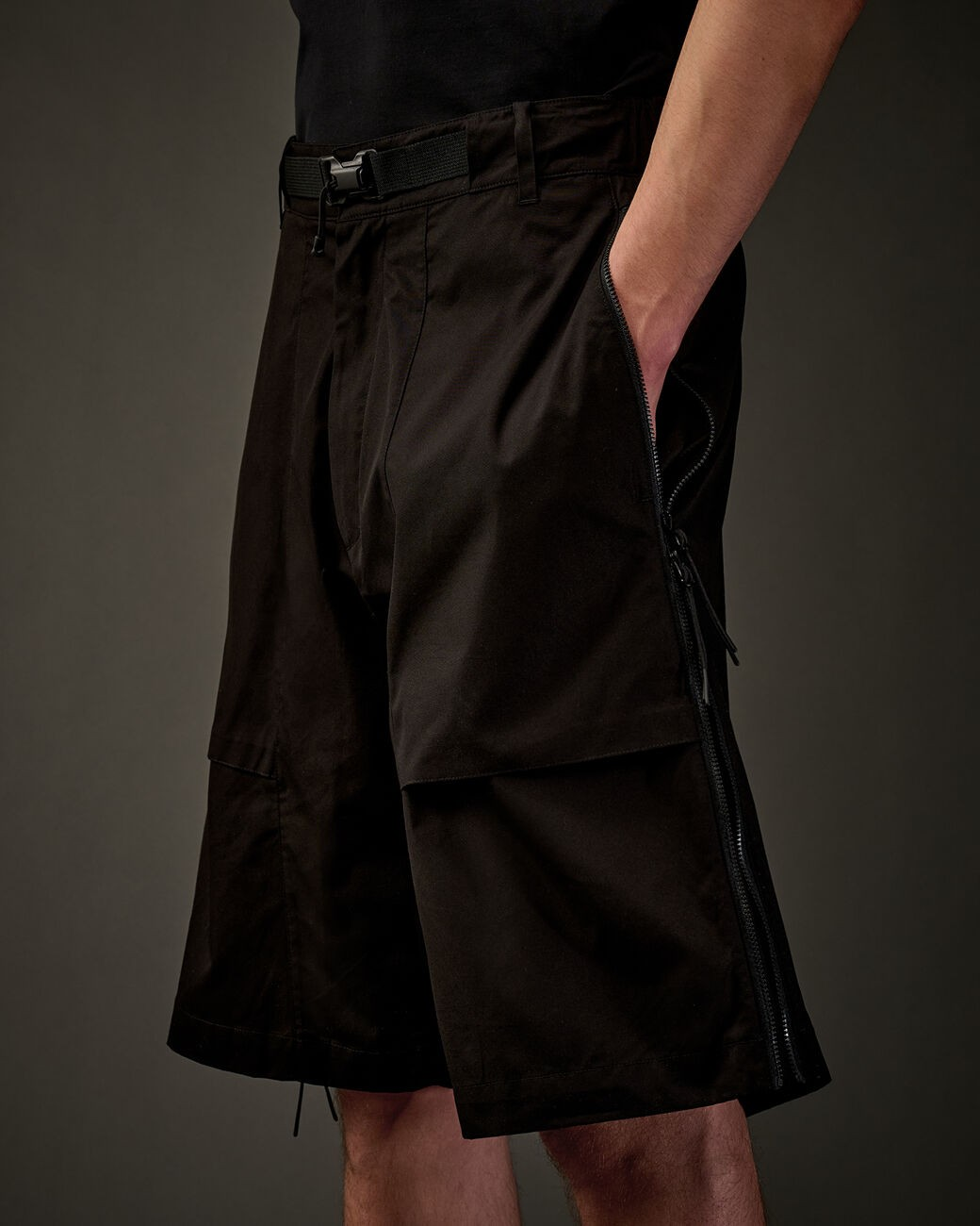 C.P. COMPANY - METROPOLIS HYST SHORTS - BLACK