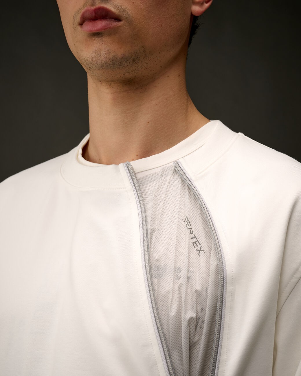 C.P. COMPANY - STRCH FLEECE MIXED ZIP CREW SWSH - GAUZE WHITE