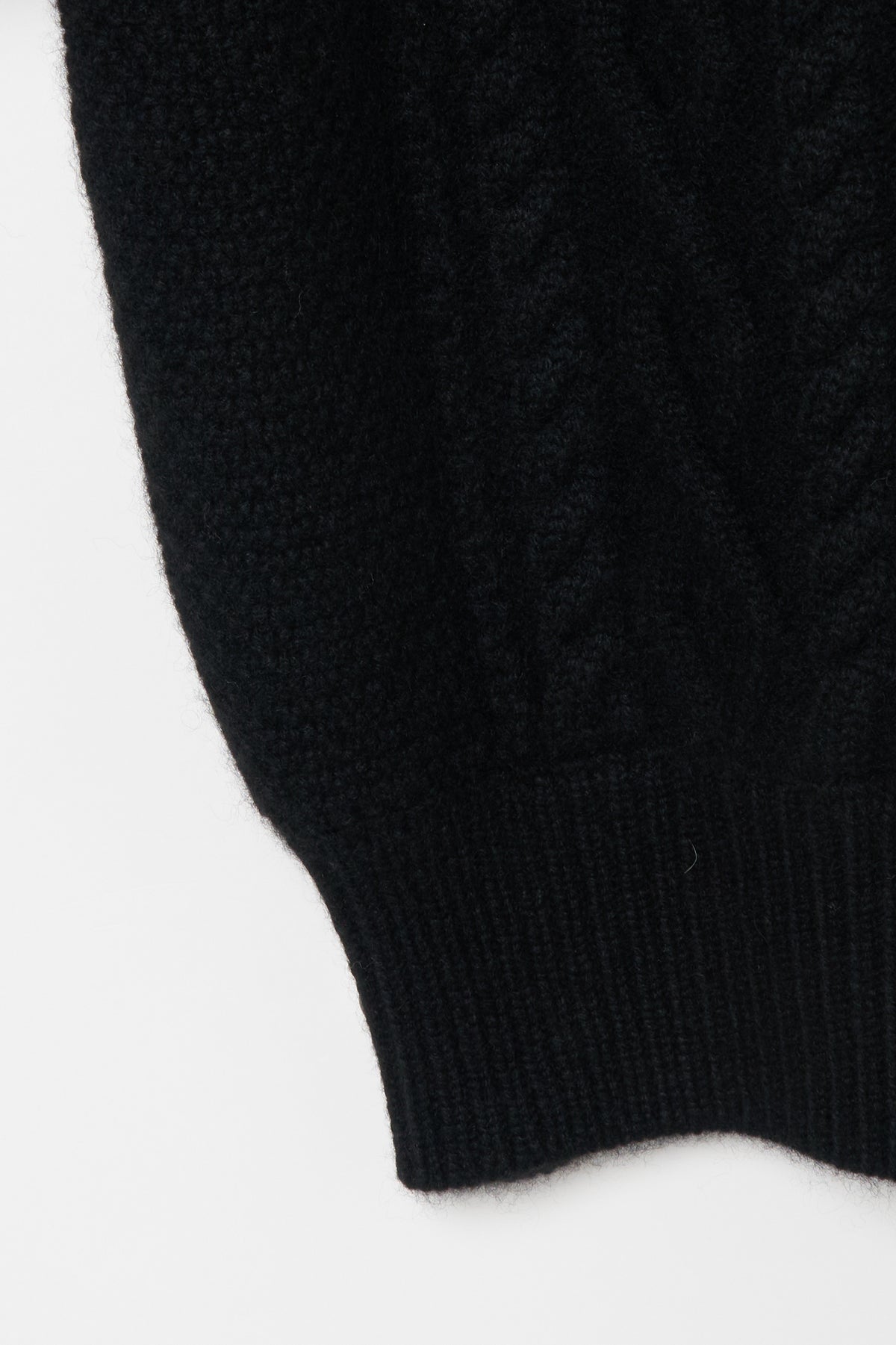 humoresque - cashmere Aran pullover - black