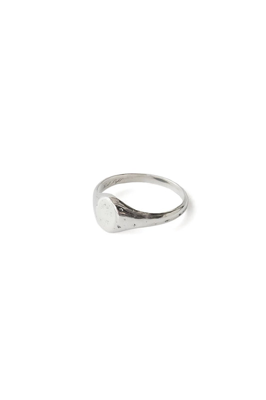 ○OLD JOE - NOVEL LIGHT (SMALL OVAL SIGNET RING / HAMMERED) - SILVER/BLACK FINISH