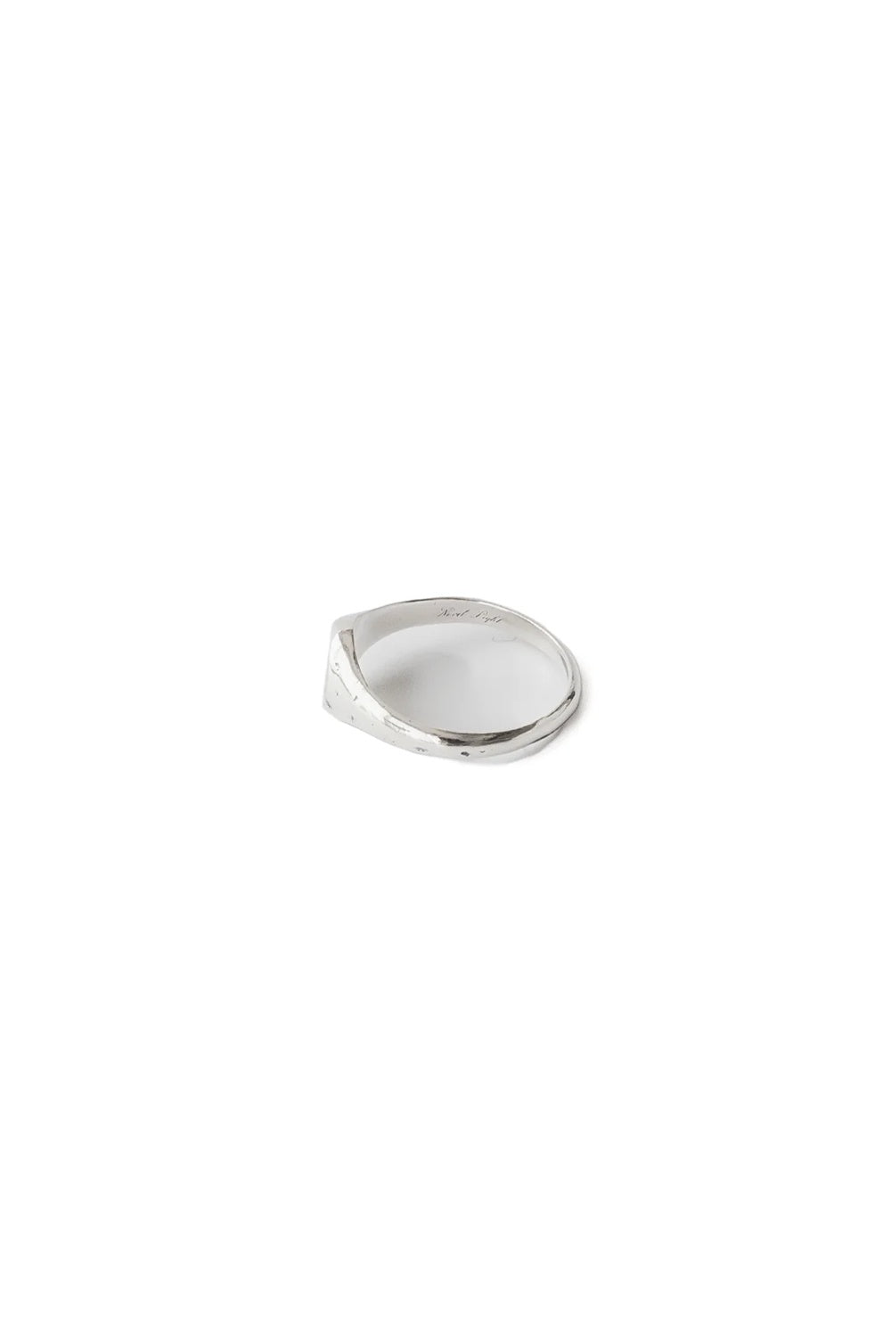 ○OLD JOE - NOVEL LIGHT (SMALL OVAL SIGNET RING / HAMMERED) - SILVER/BLACK FINISH