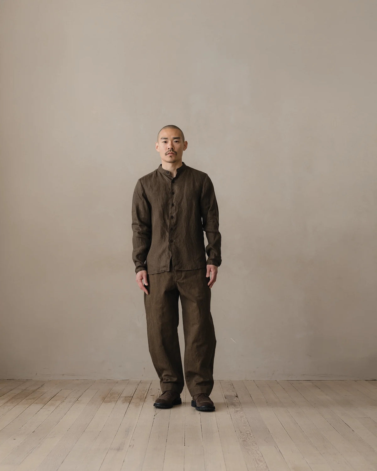 evan kinori - BAND COLLAR SHIRT - SUMI INK HEMP TWILL - DARK OLIVE