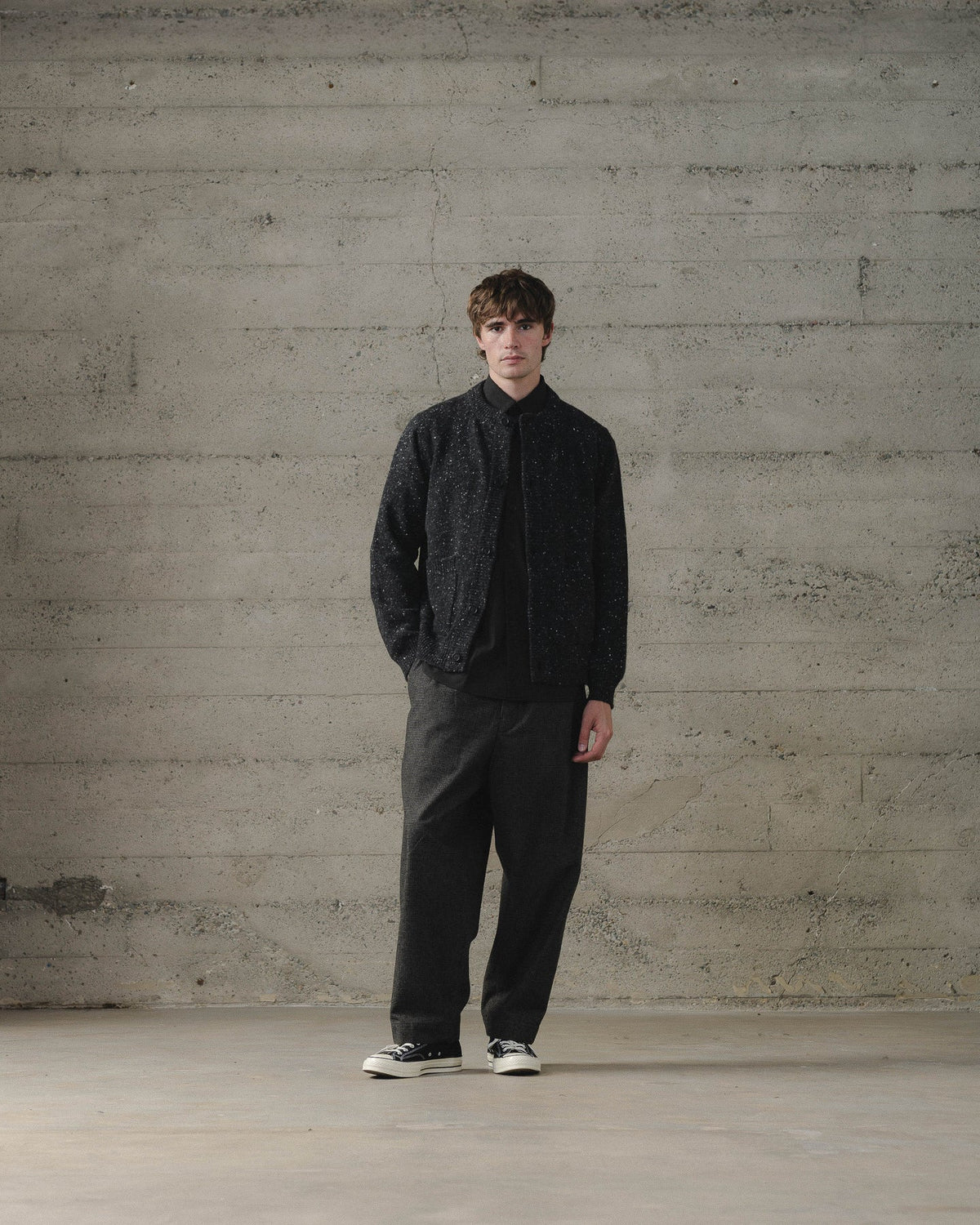 evan kinori - CREWNECK CARDIGAN WOOL/CASHMERE TWEED - BLACK