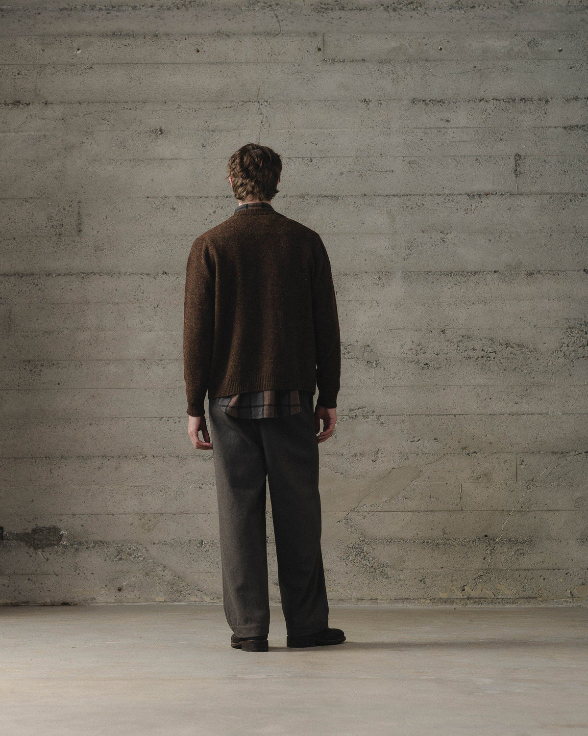 evan kinori - CREWNECK CARDIGAN TOP DYED WOOL - DARK OLIVE