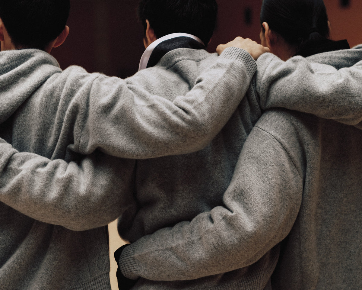 TOKYO DESIGN STUDIO New Balance - Cashmere 7G Cardigan - HEATHER GREY